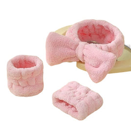 A Face Wash Set of Spa Headband and Wrist Washband