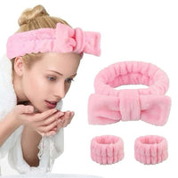 A Face Wash Set of Spa Headband and Wrist Washband